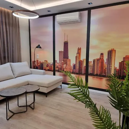 Newly Renovated アパート ティラナ