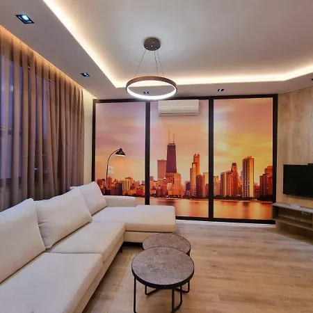 Newly Renovated アパート