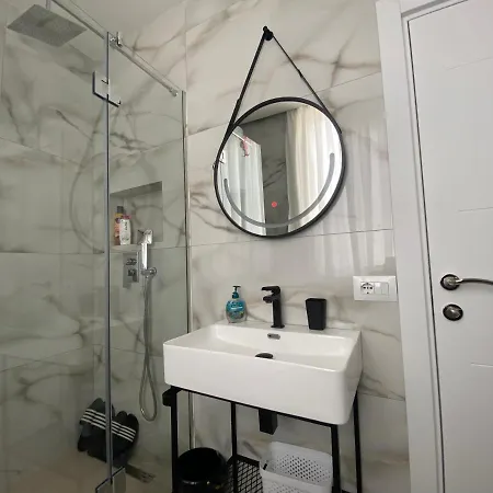 アパート Newly Renovated *