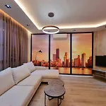 Newly Renovated Апартаменты