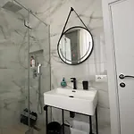 Апартаменты Newly Renovated *