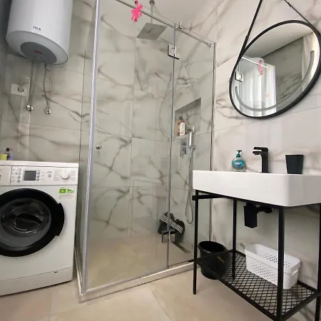 דירה Newly Renovated *